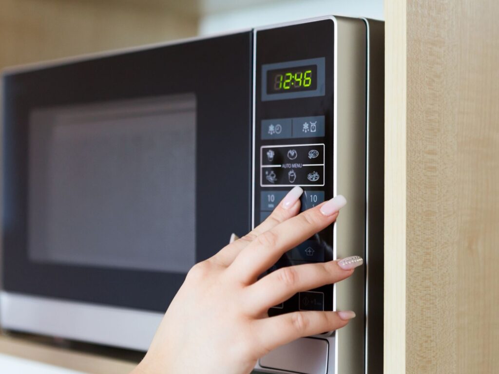 Microwave With Backlit Keypad