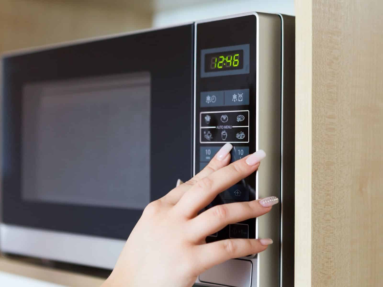 Microwave With Backlit Keypad