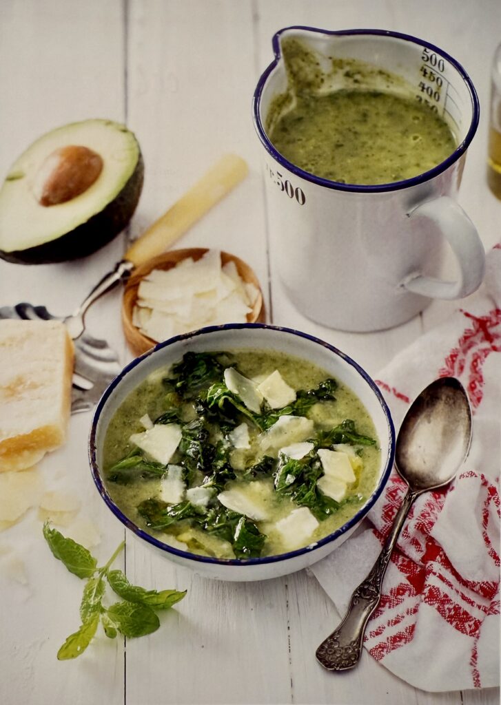 Vibrant Creamy Avocado and Broccoli Soup